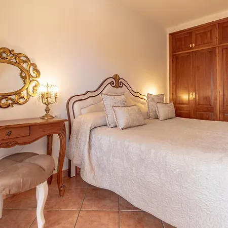 Elegant Elite Palace Apartment *